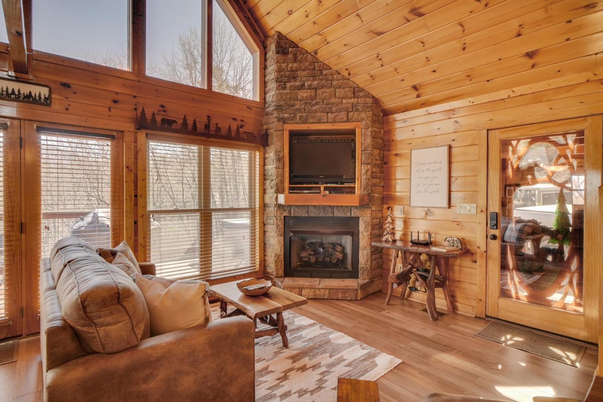Hatcher Mtn Retreat Sevierville Cabin With Hot Tub! Eksteriør bilde